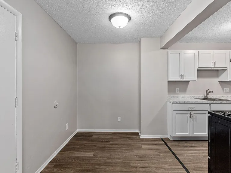 Briarcliffe Apartments & Townhomes — Photo 20