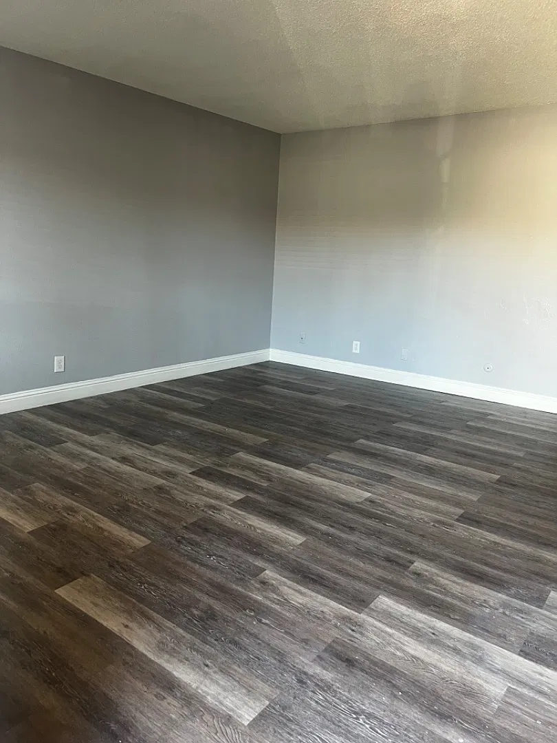 1484 North Cedar Avenue - 2 — Photo 3