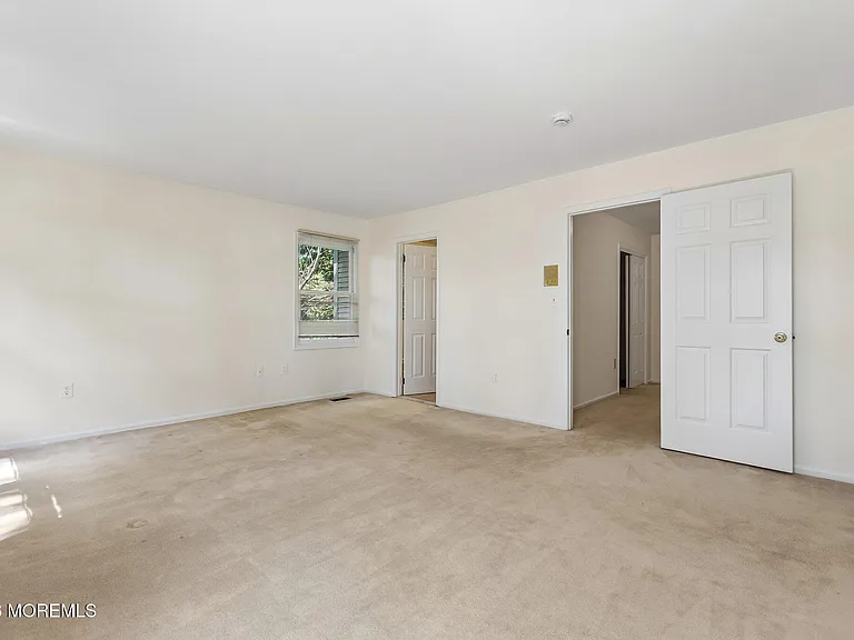 157 Northampton Dr — Photo 35