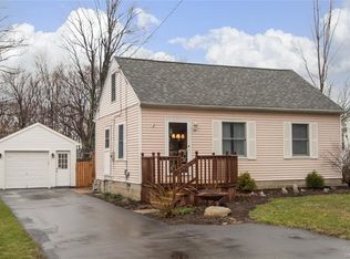 6560 Hamilton Dr, Derby, NY 14047