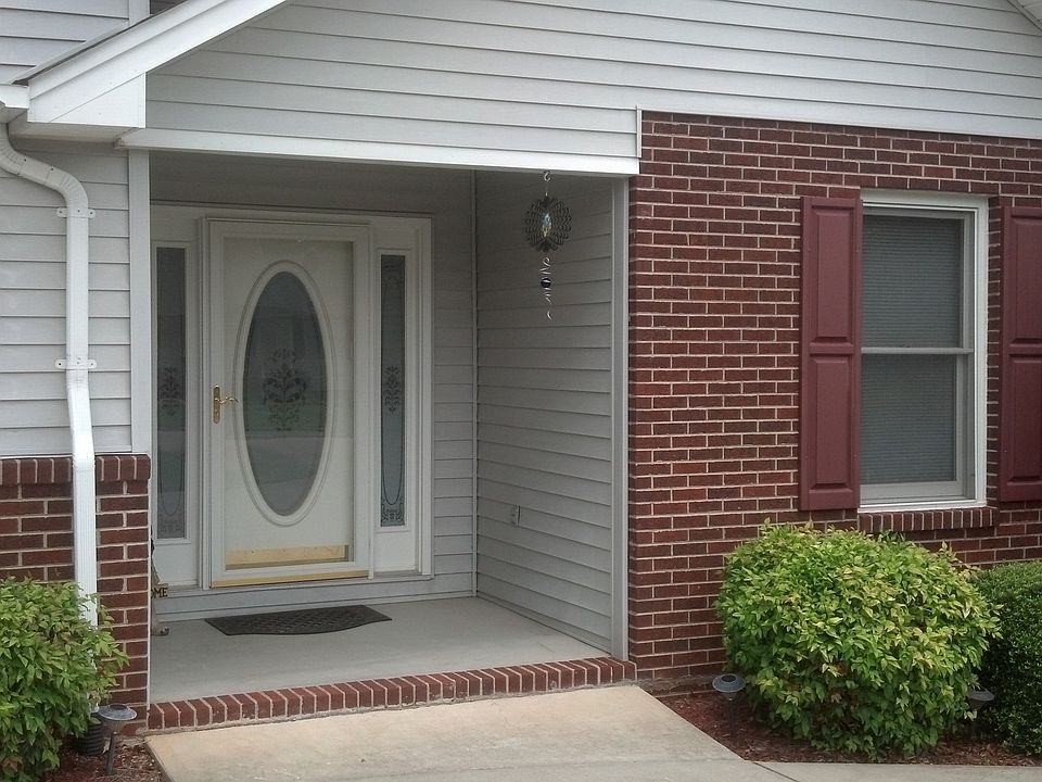 1st image of 203 Robinwood Pl