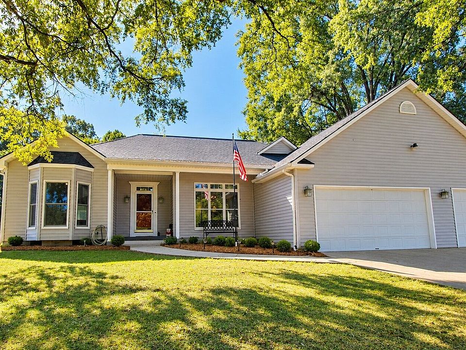 1st image of 19 Oakfield Dr SE