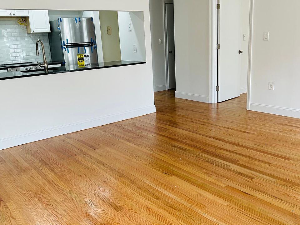 1st image of 11 Franklin Blvd
