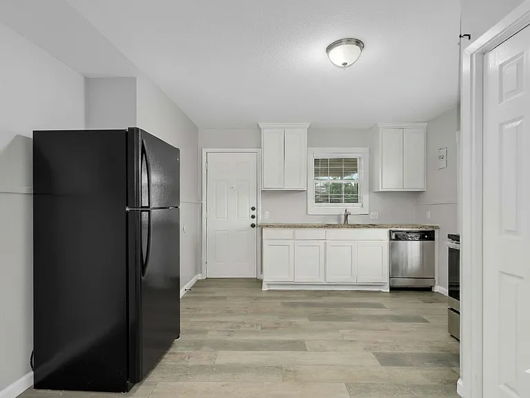 122 Ramsey St — Photo 11