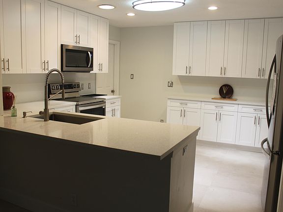5th image of 1518 Primrose Ln #1518