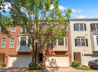 1614 Leeds Castle Dr, Vienna, VA 22182