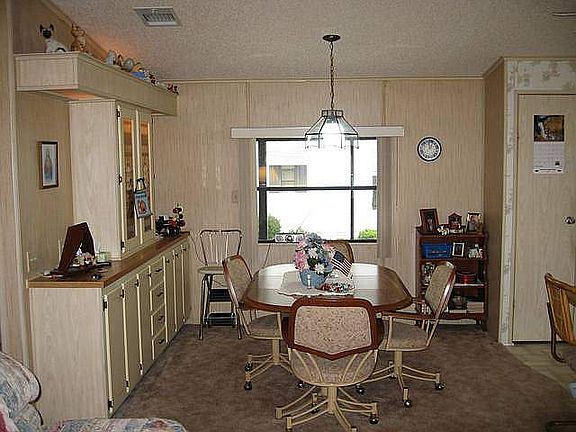 3rd image of 403 Oak Blvd