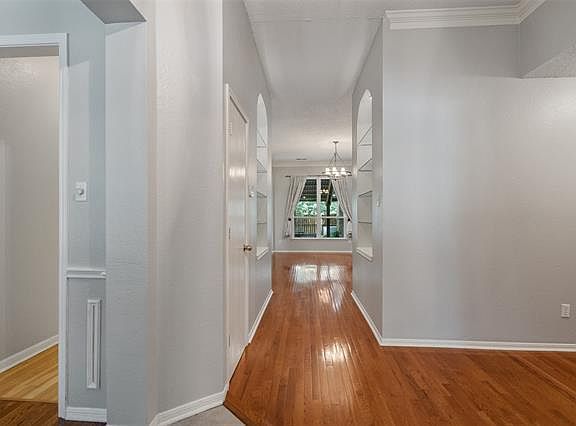 5th image of 807 Heritage Ct