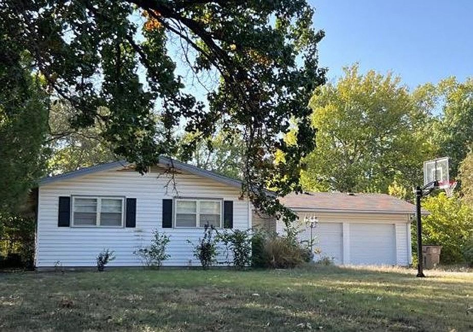3115 N Walnut St, Hutchinson, KS 67502 Zillow