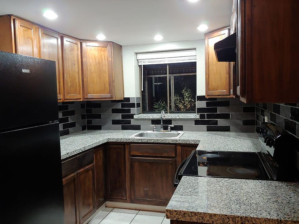 1st image of 542 W Polk St #1