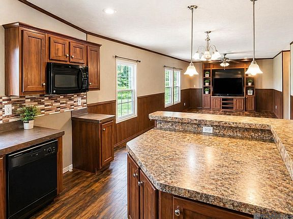 5th image of 46347 Iris Ln