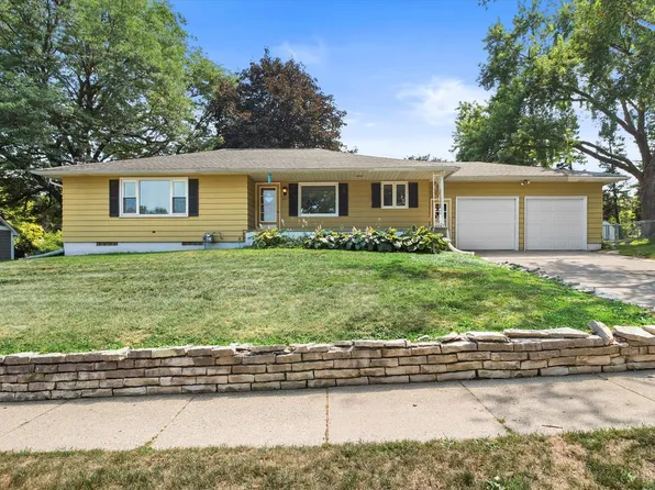 401 West Loos STREET, Hartford, WI 53027