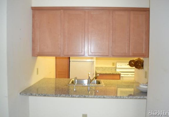 5th image of 105 Sutton Dr #105E