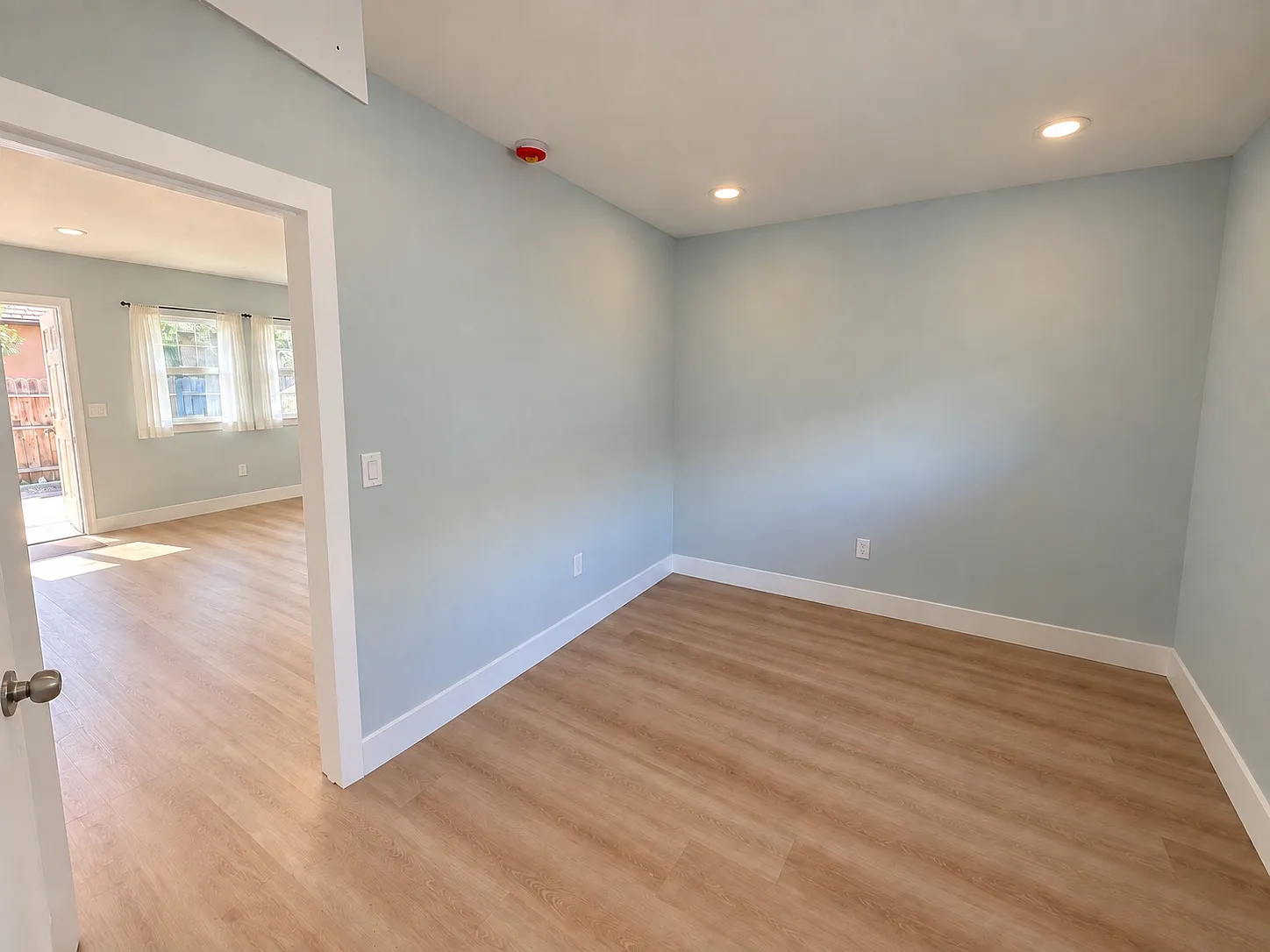 1 bed, 500 sqft, $2,200 — Photo 4