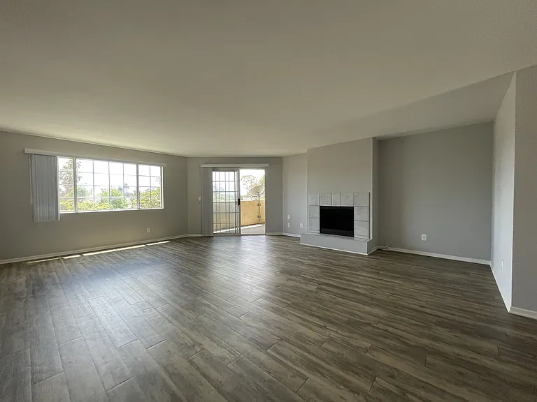 4280 Lindblade Dr — Photo 6