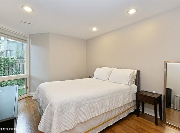 2nd image of 2131 N Larrabee St APT 06103