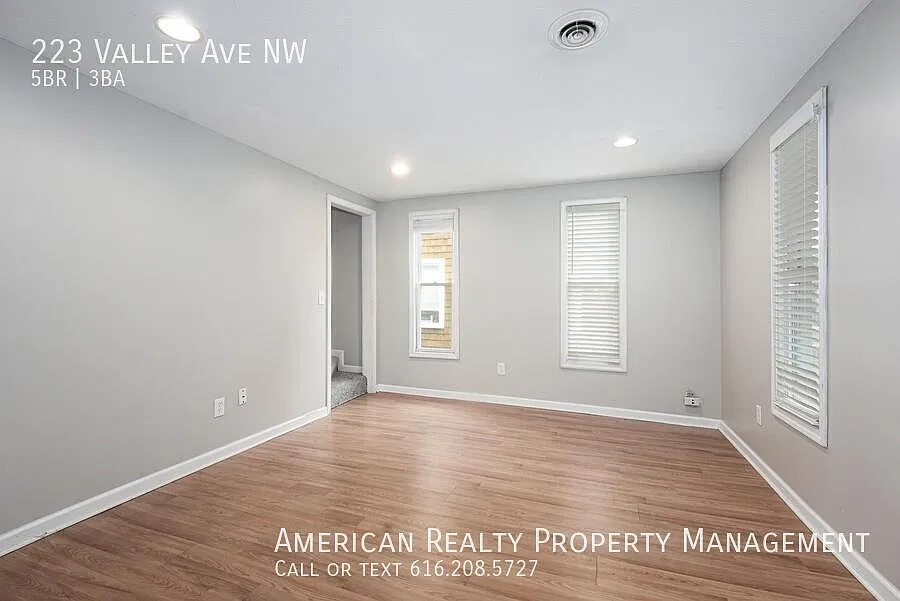5 bed, 2.5 bath, 1476 sqft, $2,750 — Photo 2