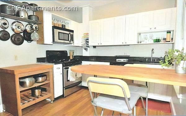 2nd image of 14 1/2 Magnolia Ave #14-1