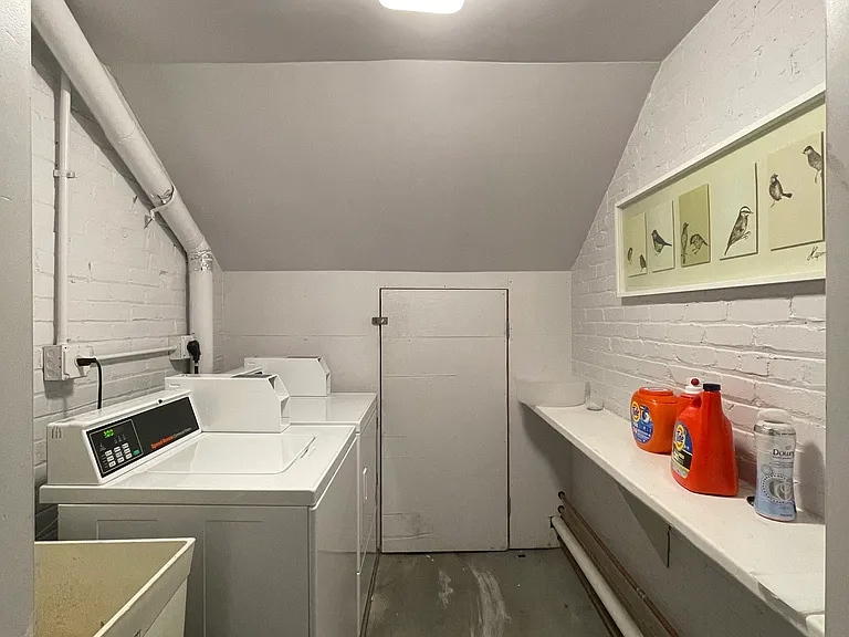 203-205 Winthrop Rd #3 — Photo 14