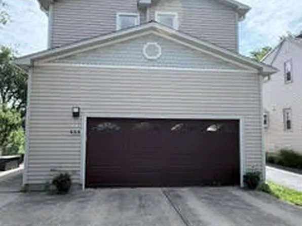 425 S Linden Ave, Westmont, IL 60559