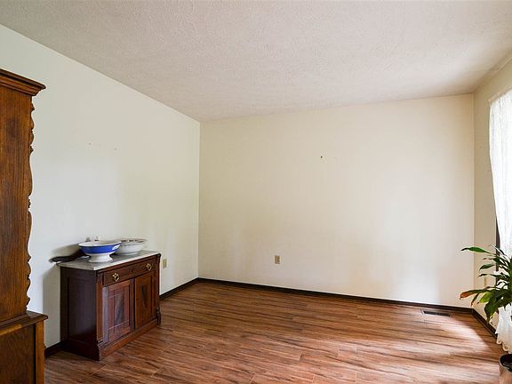 5th image of 7117 Old Pleasant Valley Way