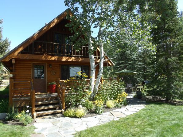 102 Willow Ln