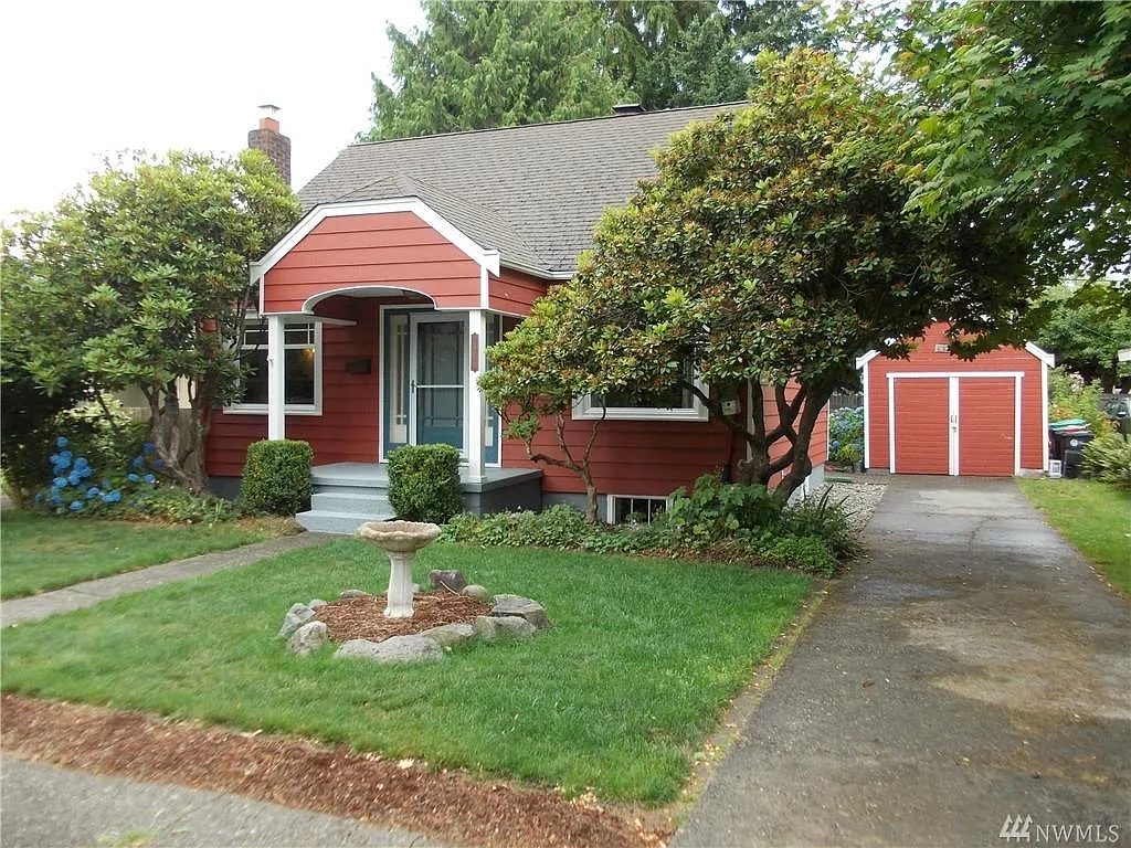 322 Foote St NW photo 1