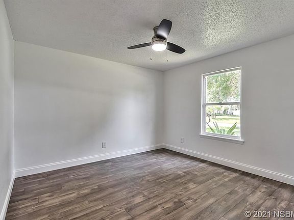 5th image of 1321 Sabal Palm Dr