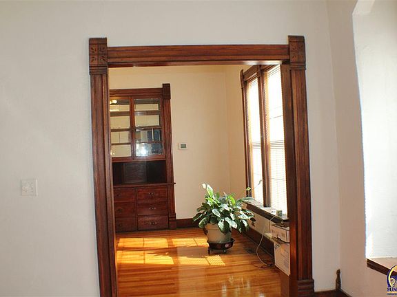 5th image of 410 Exchange St