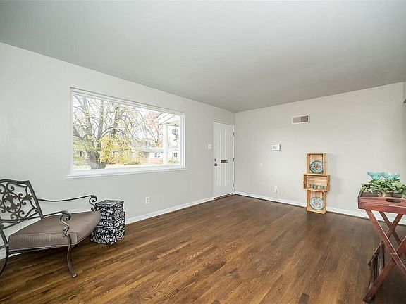 4th image of 475 Jana Dr