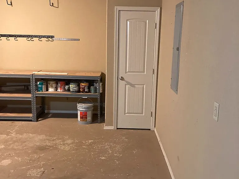 720 Venice St — Photo 2