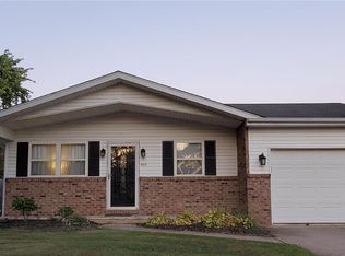 422 Deer Run, Moro, IL 62067