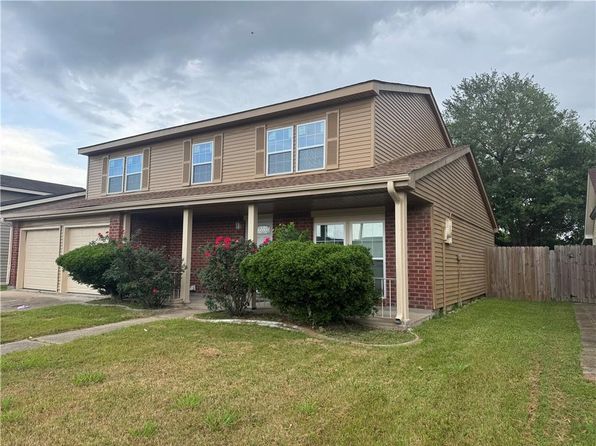 4001 Bayou Oaks Dr, Harvey, LA 70058