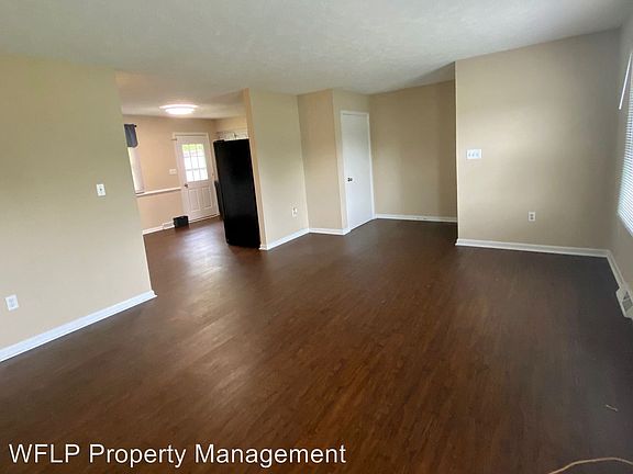 3rd image of 103 Woodberry Ln