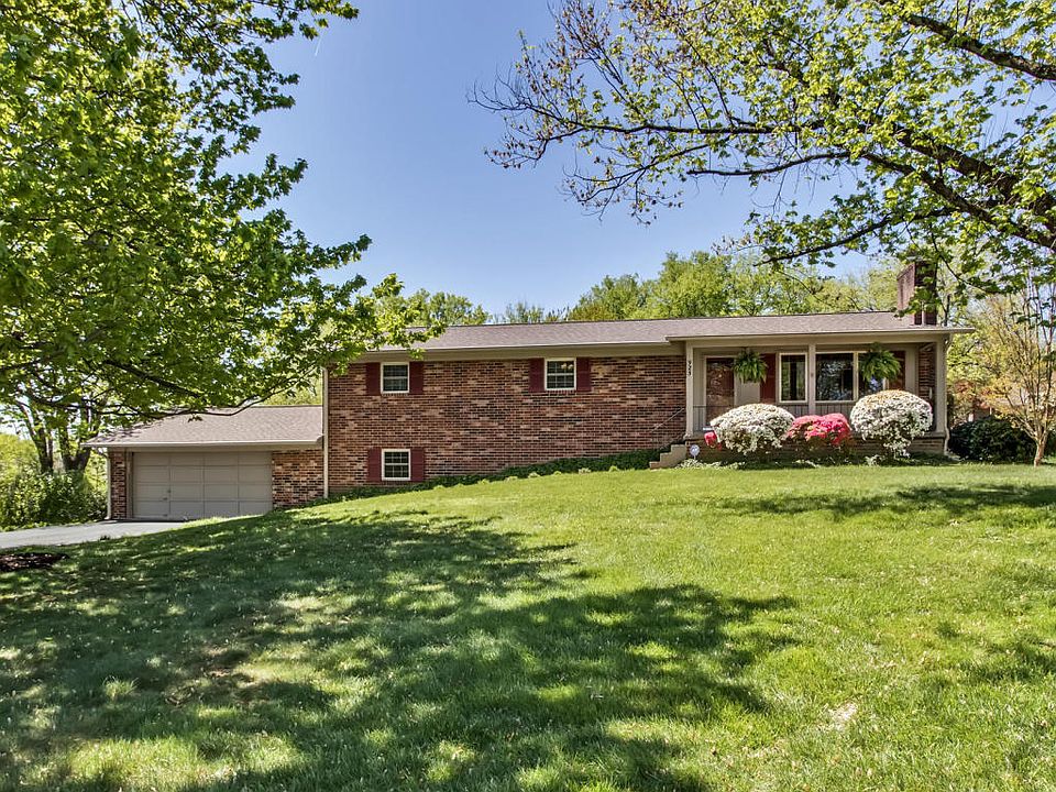 2nd image of 925 Teakwood Rd