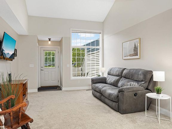 4th image of 8783 Hastings Cir NE