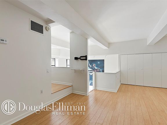5th image of 135-145 W 70th St #6A