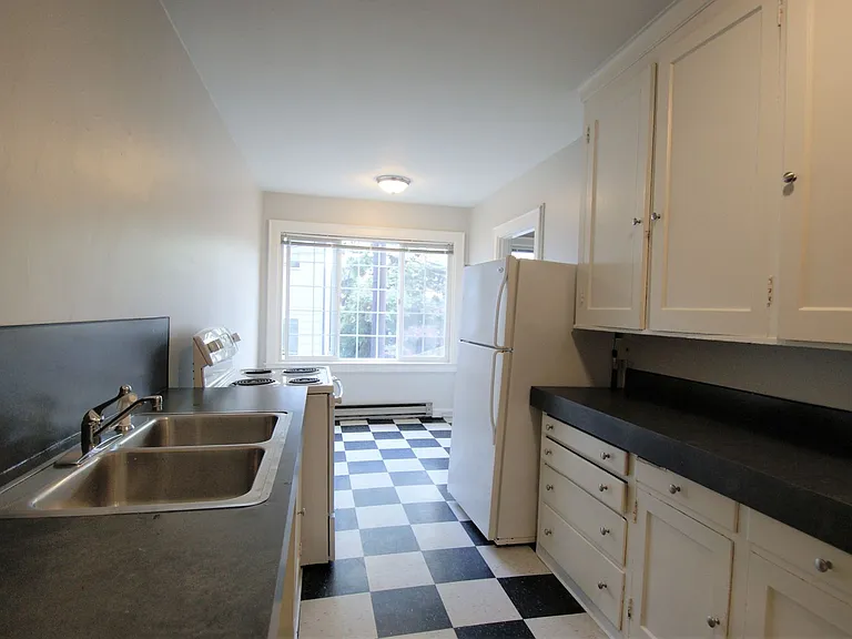 3008 Harvard Ave E — Photo 11