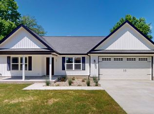 17 Haynes Creek Dr, Murray, KY 42071