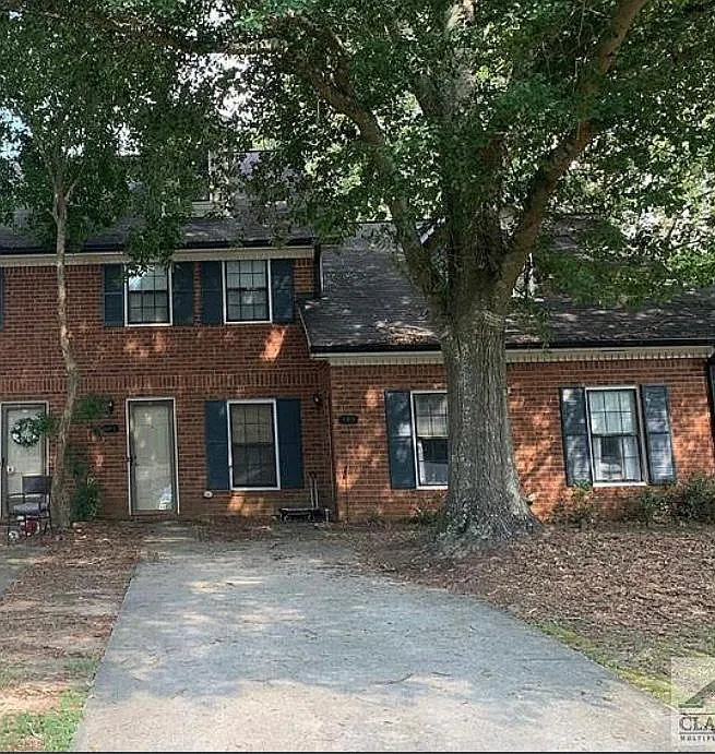 482 Huntington Rd