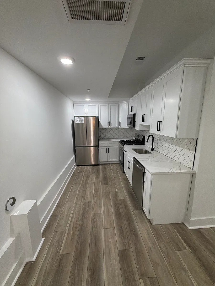 Building Photo - 380 S 10th St #1
