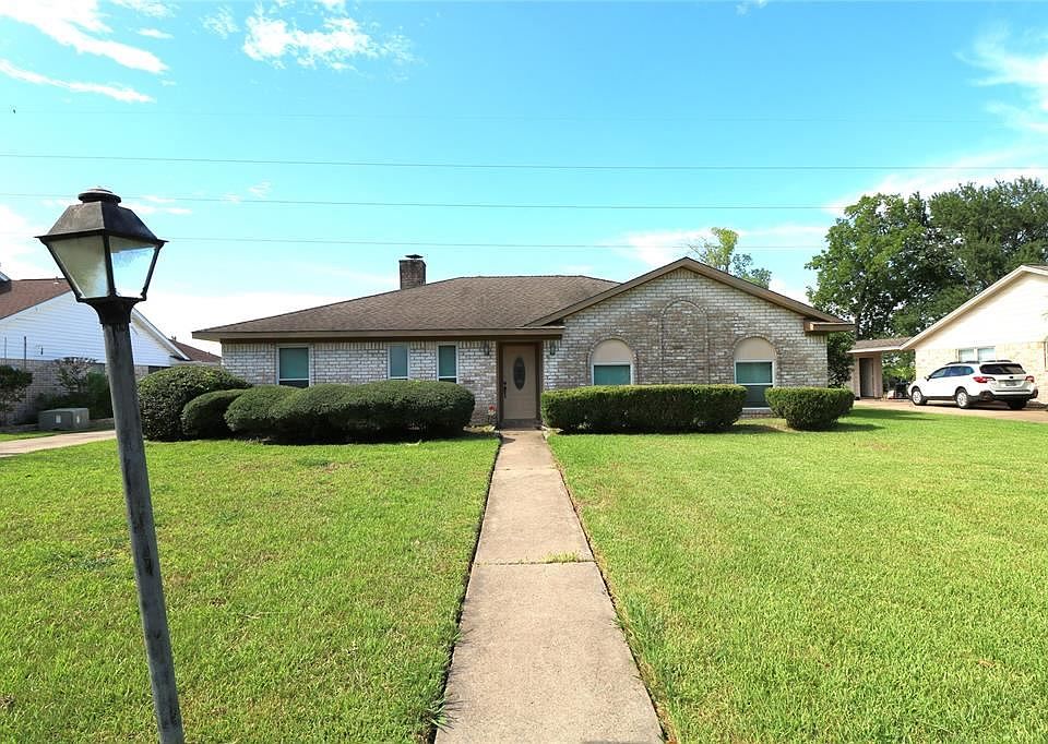 1st image of 3126 N Park Dr
