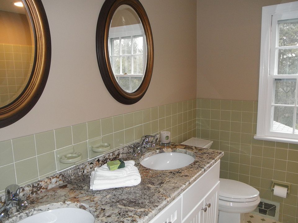 2nd image of 547 Oriole Ln