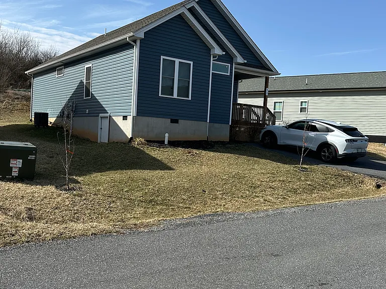 30 Triple Crown Dr — Photo 3