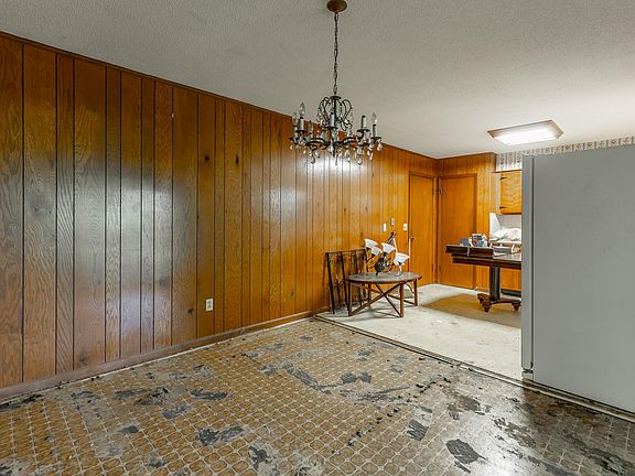 5th image of 254 Milford Dr