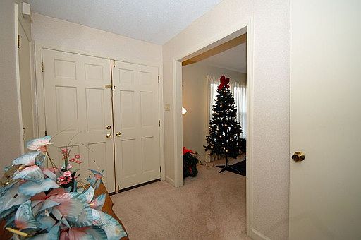 2nd image of 303 Willow Pl