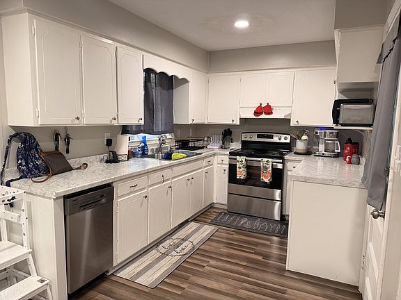 3rd image of 507 Birchwood Ct