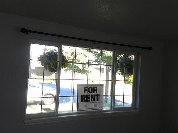 3rd image of 307 W 31st St