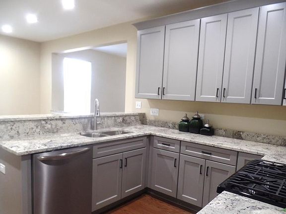 5th image of 11335 Middletown Ln