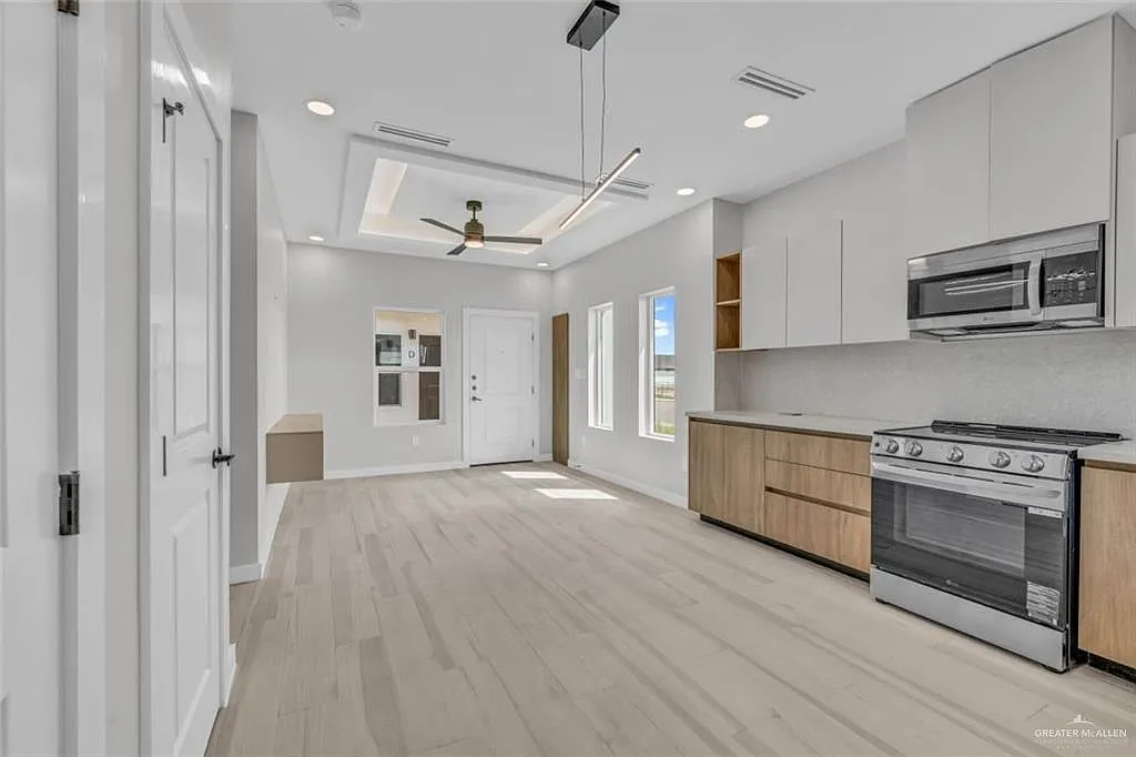 2 bed, 2.0 bath, 848 sqft, $1,250 — Photo 4